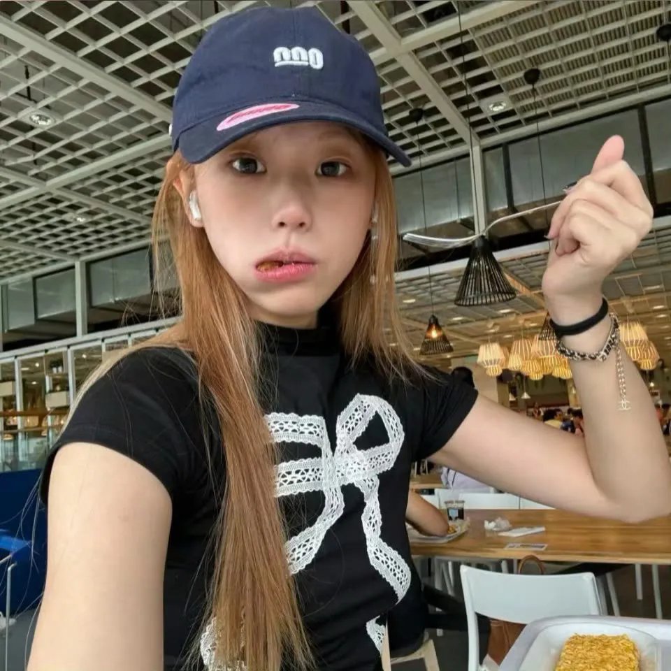 让你摆地摊，没让你城管局门口摆